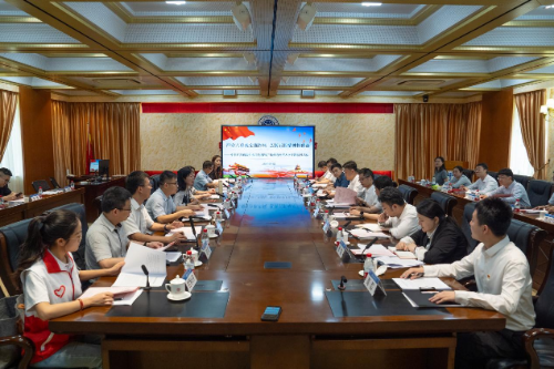 省委社會(huì)工作部青年理論學(xué)習(xí)小組與廣東外語(yǔ)外貿(mào)大學(xué)聯(lián)合開(kāi)展聯(lián)學(xué)共建主題黨日活動(dòng).doc_1