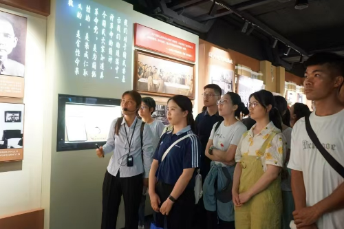 賡續紅色血脈,汲取青春奮進力量——交通運輸部南海航海保障中心團委開展主題團日活動.docx_1